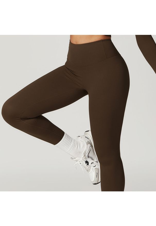 Intica - Legginsy treningowe z wysokim stanem do ćwiczeń Diega. Stan: podwyższony. Kolor: fioletowy. Materiał: materiał. Sport: fitness