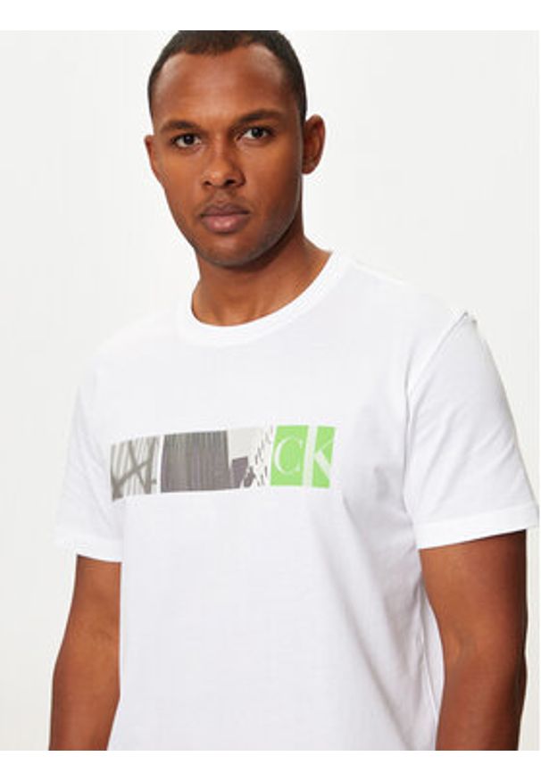 Calvin Klein Jeans T-Shirt City Block J30J326865 Biały Regular Fit. Kolor: biały. Materiał: bawełna