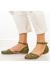 Khaki skórzane sandały damskie Porronet 3100. Okazja: na co dzień. Zapięcie: pasek. Kolor: brązowy. Materiał: skóra. Sezon: wiosna, lato. Styl: casual #1