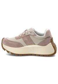 Sneakersy damskie Filippo, skórzane na grubej platformie z okrągłym noskiem i sznurowane, beżowe, DP6785-25-BE. Okazja: na spacer, na co dzień. Nosek buta: okrągły. Zapięcie: sznurówki. Kolor: beżowy. Materiał: skóra. Obcas: na platformie. Styl: casual, klasyczny, wizytowy #6