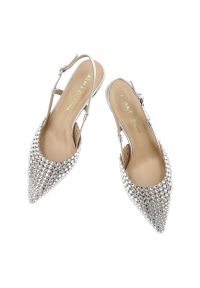 Czółenka damskie Alma En Pena, skóra naturalna ażurowa cholewka ozdobne kryształki pasek z regulacją smukły nosek elegancki obcas, srebrne, V261855. Okazja: na wesele, na imprezę, na ślub cywilny. Zapięcie: pasek. Kolor: srebrny. Szerokość cholewki: normalna. Wzór: ażurowy. Materiał: skóra. Obcas: na obcasie. Styl: elegancki. Wysokość obcasa: średni #2