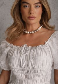 Renee - Jasnoszara Sukienka Hiszpanka z Wiskozą Zdobiona Haftem i Bufiastymi Rękawami Denual. Okazja: na randkę. Typ kołnierza: dekolt hiszpanka. Kolor: szary. Materiał: wiskoza. Wzór: aplikacja, haft. Styl: boho #3