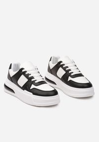 Born2be - Czarno-Białe Sznurowane Sneakersy na Grubej Podeszwie Levitellia. Kolor: czarny. Materiał: jeans #4