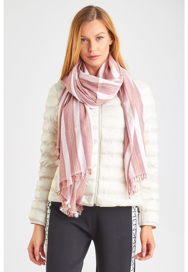 Chusta Weekend Max Mara na zimę, w kolorowe wzory