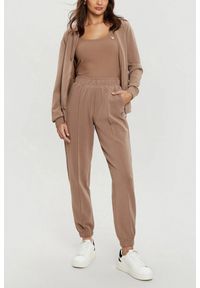 Guess - GUESS Brązowy top damski Colette. Kolor: brązowy #3