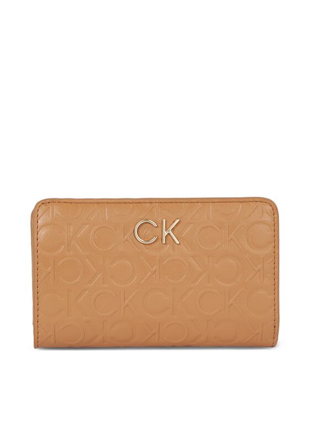 Calvin Klein Portfel damski Re-Lock Bifold Fr Wallet Emb K60K611318 Brązowy. Kolor: brązowy