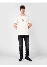 Iceberg T-Shirt | F0226301 | Mężczyzna | Beżowy. Okazja: na co dzień. Kolor: beżowy. Materiał: bawełna. Wzór: nadruk. Styl: klasyczny, casual, elegancki #1