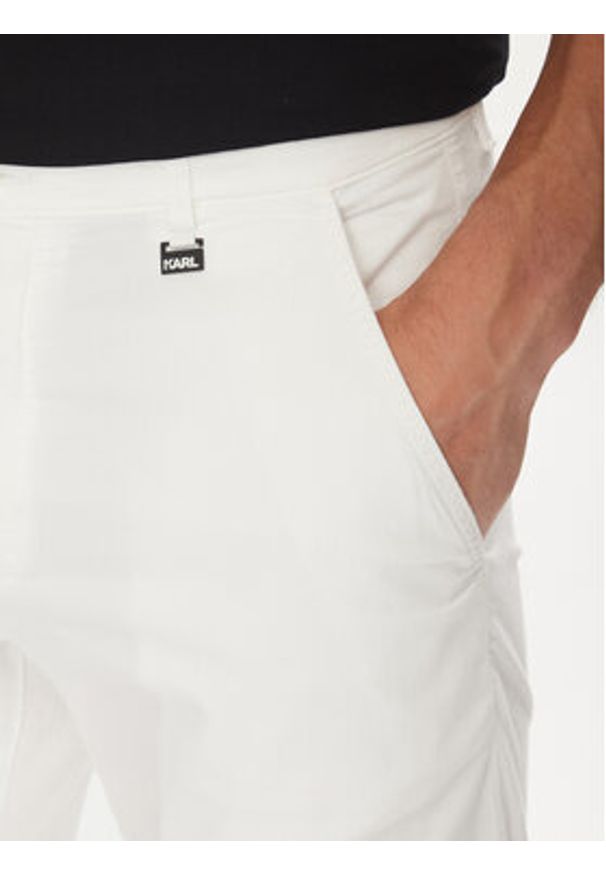 Karl Lagerfeld - KARL LAGERFELD Szorty materiałowe 265812 552829 Biały Regular Fit. Kolor: biały. Materiał: bawełna