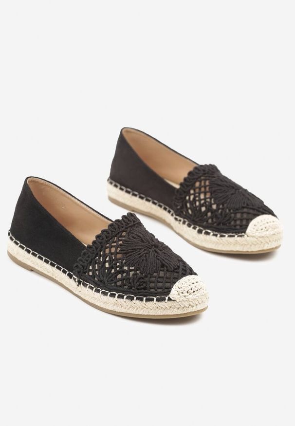 Born2be - Czarne Ażurowe Espadryle Ozdobione Plecionym Sznurkiem Sdivaya. Okazja: na co dzień. Nosek buta: okrągły. Kolor: czarny. Materiał: jeans. Wzór: aplikacja, ażurowy. Obcas: na obcasie. Styl: elegancki, casual