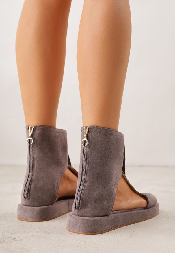 Born2be - Szare Sandały w Stylu Botków z Ozdobną Klamrą Theaneasi. Okazja: na co dzień. Zapięcie: klamry. Kolor: szary. Materiał: jeans. Styl: elegancki, klasyczny, casual