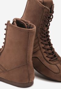 Renee - Brązowe Bokserskie Sneakersy ze Sznurowaną Cholewką Harville. Kolor: brązowy. Materiał: koronka. Szerokość cholewki: normalna. Wzór: koronka