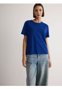 Reserved - T-shirt z wiskozą i lnem - niebieski. Kolor: niebieski. Materiał: len, wiskoza