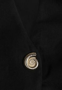 Renee - Czarna Sukienka Taliowana Rozkloszowana z Ozdobnymi Złotymi Guzikami i Wiązaniem na Szyi Argica. Okazja: na co dzień. Kolor: czarny. Materiał: poliester, jeans. Sezon: lato. Styl: casual, elegancki, klasyczny #8