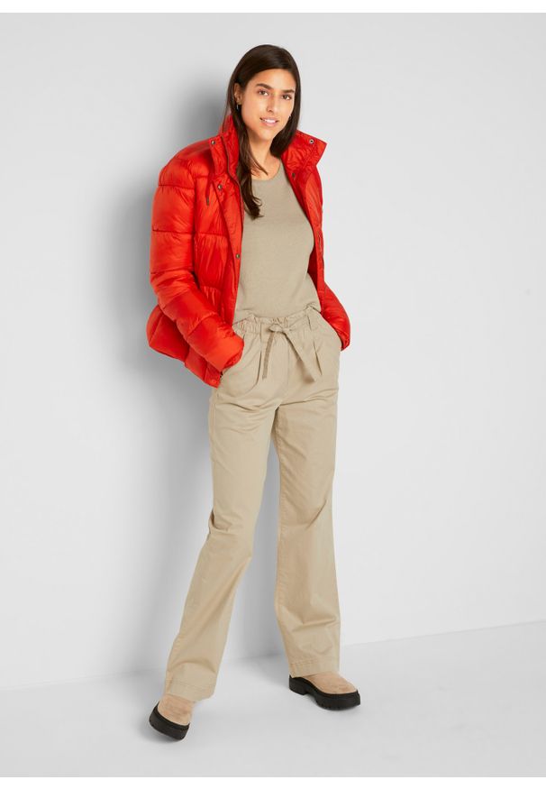 bonprix - Sweter basic z bawełny z recyklingu. Okazja: na co dzień. Kolor: beżowy. Materiał: bawełna. Wzór: gładki, ze splotem, prążki. Styl: casual