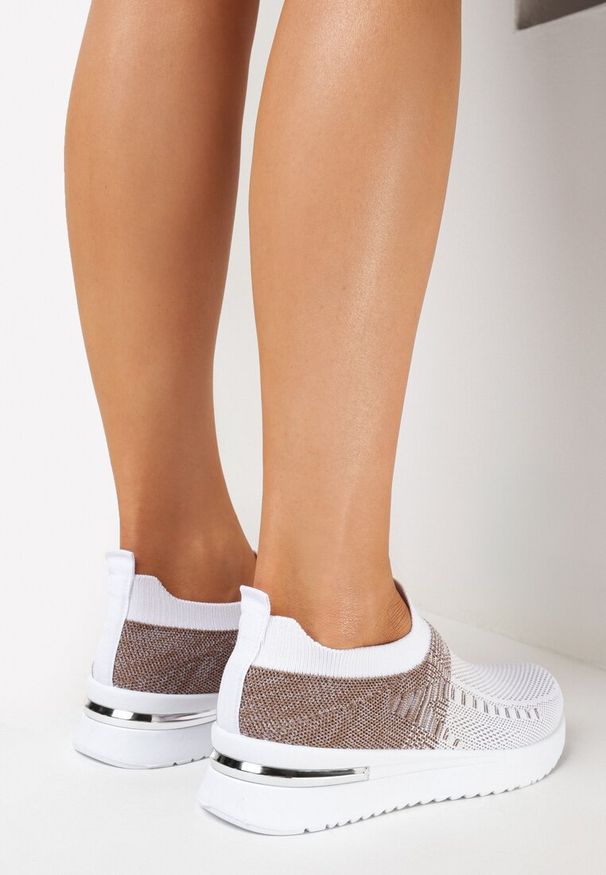 Born2be - Biało-Beżowe Wsuwane Buty Sportowe z Elastyczną Cholewką z Efektem Ombre Erimla. Zapięcie: bez zapięcia. Kolor: biały. Szerokość cholewki: normalna