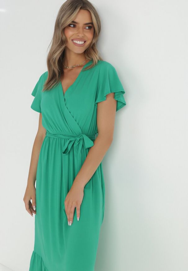 Born2be - Zielona Sukienka Diomeira. Kolor: zielony. Materiał: tkanina. Wzór: gładki, jednolity. Typ sukienki: kopertowe. Styl: elegancki, klasyczny. Długość: maxi