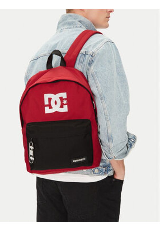 DC Shoes Plecak DCI-P-002-07 Czerwony. Kolor: czerwony. Materiał: poliester