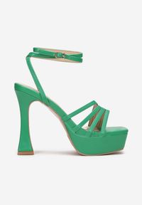 Renee - Zielone Sandały na Wysokim Słupku i Platformie z Kwadratowym Noskiem Semine. Nosek buta: otwarty. Kolor: zielony. Obcas: na platformie #2
