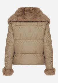 Born2be - Brązowa Pikowana Kurtka z Szerokim Kołnierzem z Futerkiem Galerra. Okazja: na spacer, na co dzień. Kolor: brązowy. Materiał: futro. Sezon: zima. Styl: casual, elegancki #3