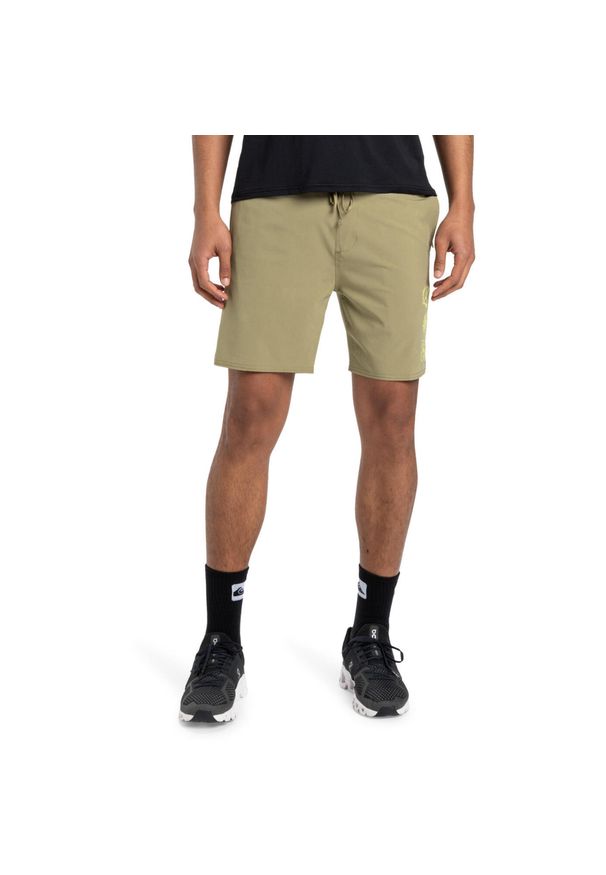 Quiksilver - Szorty treningowe dla Mężczyzn OMNI TRAINING 17" Beżowy. Kolor: beżowy. Materiał: elastan, poliester, materiał. Długość: krótkie. Sezon: lato