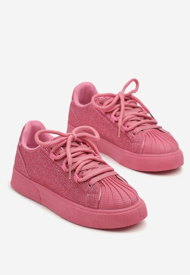 Renee - Fuksjowe Sneakersy na Grubej Podeszwie z Cyrkoniami Lisariana. Okazja: na co dzień. Kolor: różowy. Materiał: skóra, jeans