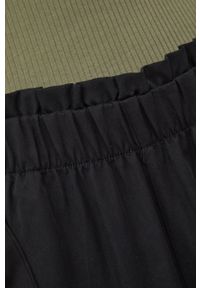 Tom Tailor szorty damskie kolor czarny gładkie high waist. Stan: podwyższony. Kolor: czarny. Materiał: tkanina, jedwab, materiał, lyocell. Wzór: gładki #4