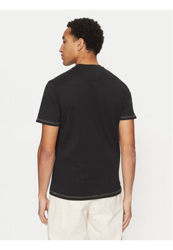 Guess T-Shirt U5RI01 KCAM1 Czarny Regular Fit. Kolor: czarny. Materiał: bawełna