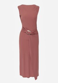 Born2be - Różowa Wizytowa Sukienka Taliowana z Metaliczną Ozdobą Aroos. Okazja: na co dzień. Kolor: różowy. Wzór: aplikacja. Typ sukienki: proste. Styl: wizytowy #3