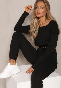 Renee - Czarny Komplet Dresowy Bluza Cropped i Spodnie z Kieszeniami Cargo Xerlesa. Kolor: czarny. Materiał: dresówka #3