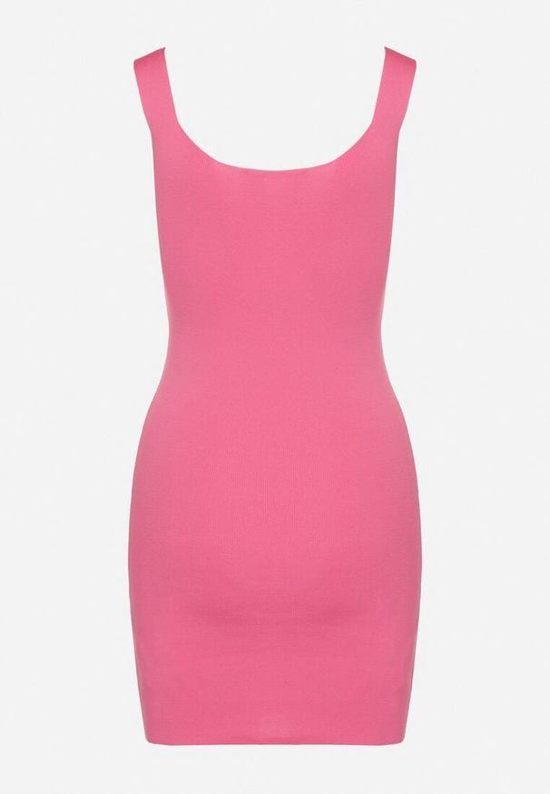 Born2be - Różowa Dopasowana Sukienka ze Sznurowaniem przy Dekolcie Tilawena. Okazja: na co dzień. Kolor: różowy. Typ sukienki: oversize. Styl: casual, elegancki