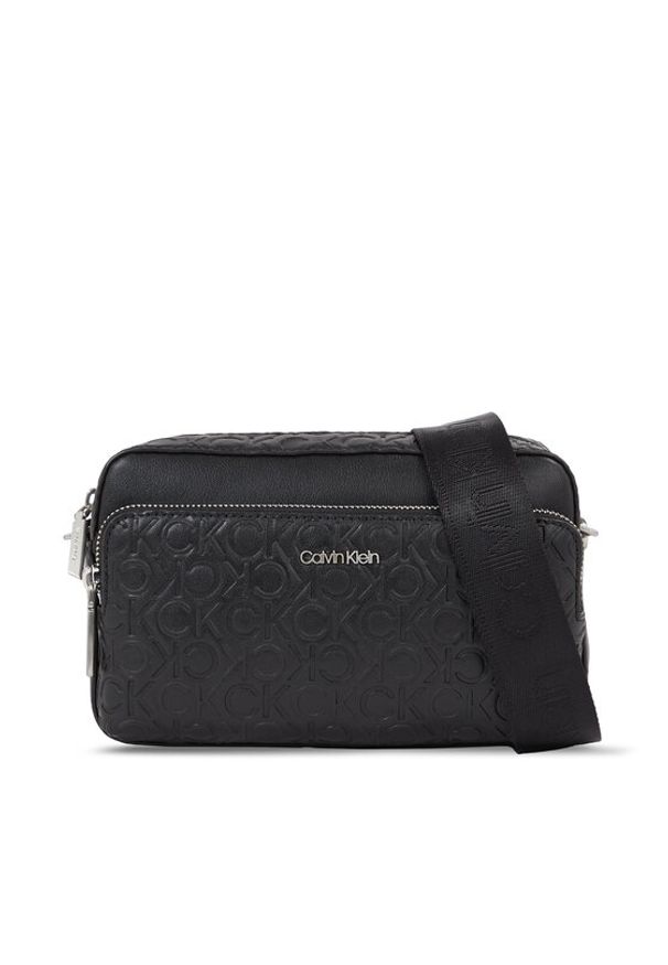 Calvin Klein Torebka Ck Must Camera Bag W/Pckt-Emb Mn K60K611008 Czarny. Kolor: czarny