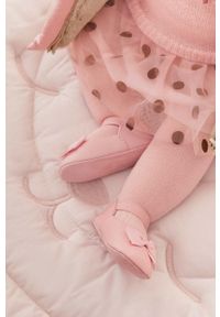 Mayoral Newborn buty niemowlęce kolor różowy. Zapięcie: rzepy. Kolor: różowy. Materiał: materiał. Wzór: gładki #1