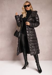 Renee - Czarna Kurtka Pikowana z Wiązanym Paskiem Phaza. Kolekcja: plus size. Kolor: czarny