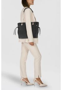 Guess - GUESS Czarna damska torebka Everlee Tote. Kolor: czarny. Materiał: skórzane. Styl: elegancki #7