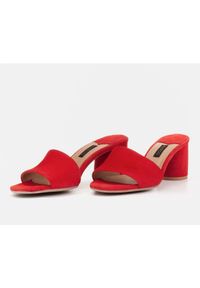 Marco Shoes Klapki damskie Marco z zamszu naturalnego czerwone. Kolor: czerwony. Materiał: zamsz #7
