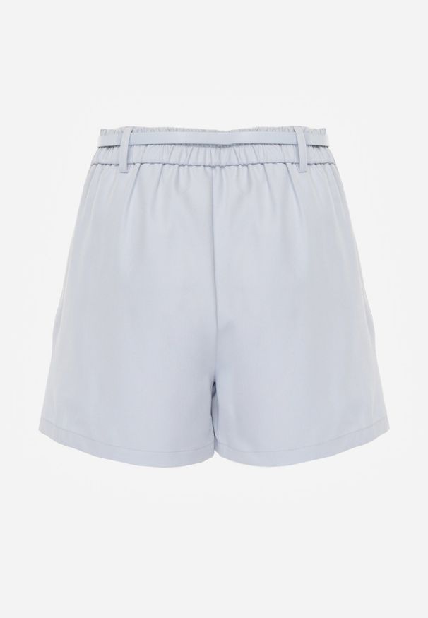 Born2be - Niebieskie Spódnico-Szorty z Wysokim Stanem Paskiem i Metaliczną Ozdobą Narnllea. Okazja: na co dzień. Stan: podwyższony. Kolor: niebieski. Materiał: jeans. Wzór: aplikacja. Styl: casual, klasyczny, elegancki