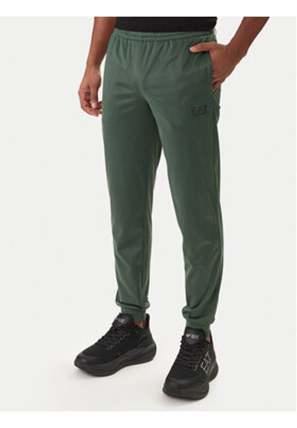 EA7 Emporio Armani Dres 8NPV65 PJHCZ Zielony Regular Fit. Kolor: zielony. Materiał: syntetyk