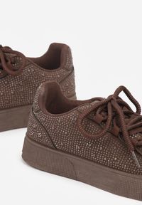 Renee - Brązowe Cyrkoniowe Sneakersy Zdobione Marszczeniem na Nosku Westafera. Kolor: brązowy. Wzór: aplikacja #2