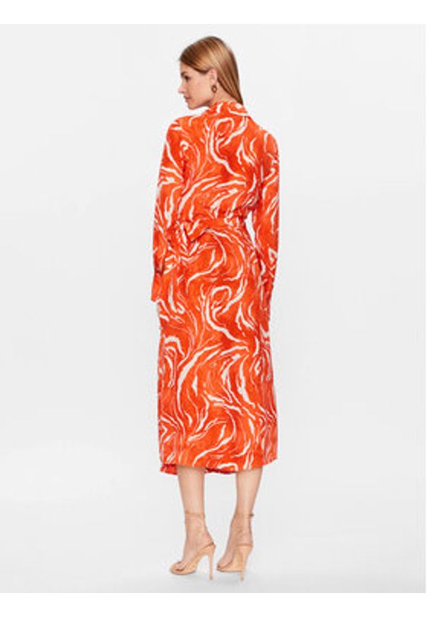 Selected Femme Sukienka 16089030 Pomarańczowy Regular Fit. Kolor: pomarańczowy. Materiał: wiskoza
