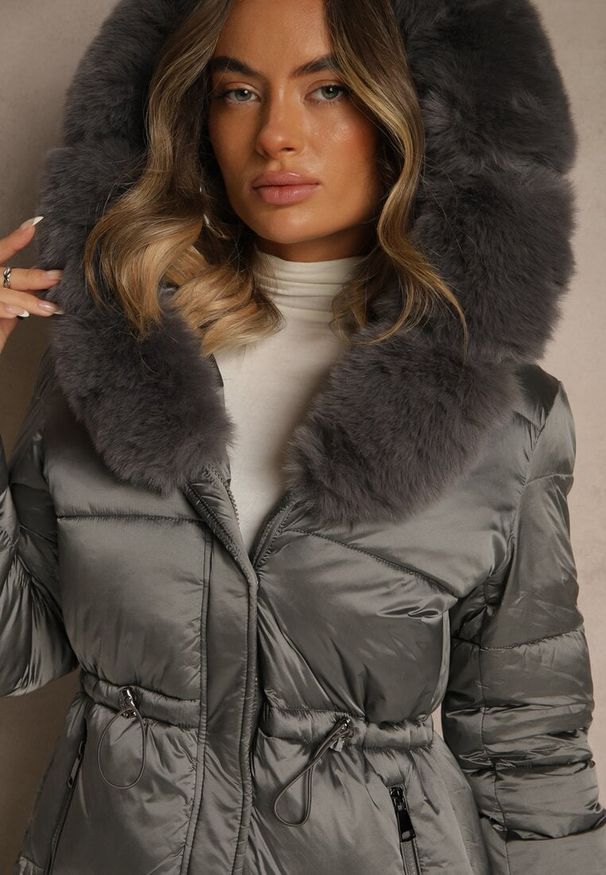 Renee - Szara Puchowa Kurtka Pikowana o Długim Kroju z Kapturem z Futerkiem Bavea. Okazja: na co dzień, na spacer. Typ kołnierza: kaptur. Kolor: szary. Materiał: puch, futro. Długość: długie. Styl: casual