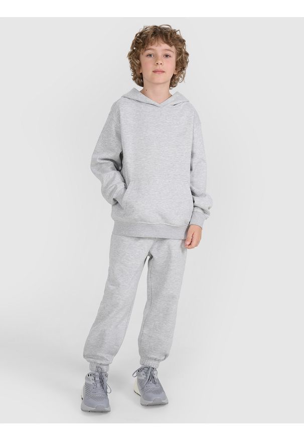 4f - 4F Spodnie dresowe joggery chłopięce - szare 128 (7-8 lat). Okazja: na co dzień. Kolor: szary. Materiał: dresówka. Wzór: gładki, ze splotem. Sezon: lato. Styl: casual, sportowy