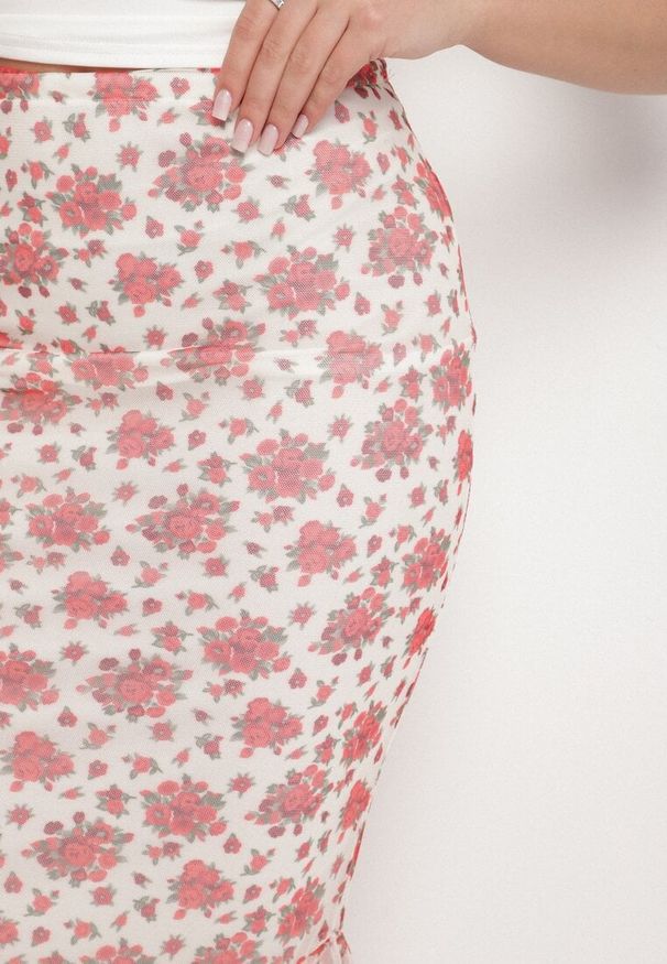 Born2be - Biało-Czerwona Spódnica o Dopasowanym Kroju Zdobiona Falbanką Efririsse. Okazja: na co dzień. Kolor: biały. Wzór: aplikacja. Styl: klasyczny, casual