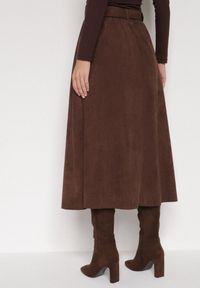 Born2be - Brązowa Rozkloszowana Wiskozowa Spódnica z Bawełną Ozdobiona Paskiem Nawedea. Okazja: na co dzień. Kolor: brązowy. Materiał: bawełna, wiskoza. Wzór: aplikacja. Styl: klasyczny, casual, elegancki #7