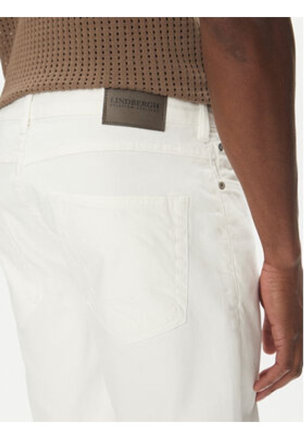 Lindbergh Szorty jeansowe 30-550002WHI Biały Regular Fit. Kolor: biały. Materiał: bawełna
