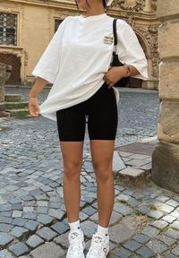 Renee - Czarne Sportowe Szorty Kolarki Prążkowane High Waist Steiama. Okazja: na spacer. Stan: podwyższony. Kolor: czarny. Materiał: prążkowany. Styl: sportowy