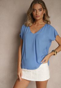 Renee - Niebieska Bluzka z Wiskozy z Trójkątnym Dekoltem Tilimira. Okazja: na co dzień. Kolor: niebieski. Materiał: wiskoza. Styl: elegancki, casual #4