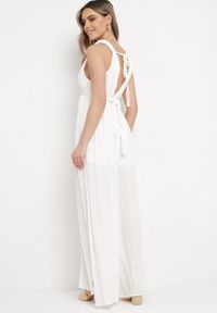 Born2be - Biały Wiskozowy Kombinezon z Gumką w Pasie i Plecionym Sznurkiem z Lnem Evalin. Kolor: biały. Materiał: wiskoza, len. Długość rękawa: na ramiączkach. Wzór: aplikacja #5