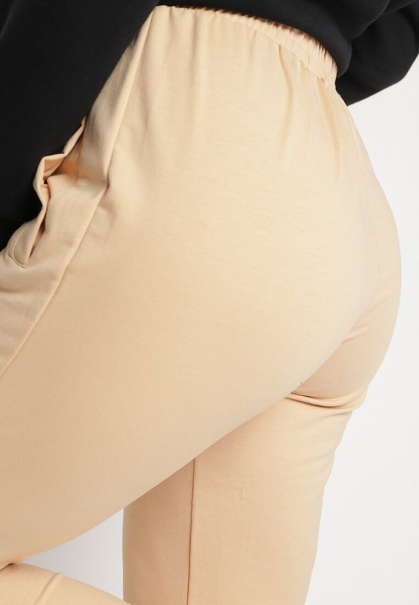 Born2be - Beżowe Klasyczne Bawełniane Spodnie z Wiązane w Pasie Aliefra. Okazja: do pracy. Kolor: beżowy. Materiał: bawełna. Długość: długie. Styl: klasyczny