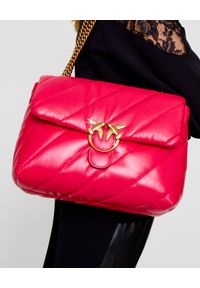 Pinko - PINKO - Różowa torebka Big Puff Maxi. Kolor: różowy, wielokolorowy, fioletowy. Materiał: pikowane. Styl: glamour, casual, wizytowy, elegancki. Rodzaj torebki: na ramię #1