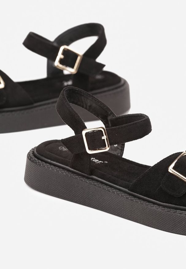 Born2be - Czarne Sandały na Platformie z Regulowanymi Paskami z Klamerkami Ulosiela. Okazja: na co dzień. Zapięcie: pasek. Kolor: czarny. Materiał: jeans. Wzór: paski. Obcas: na platformie. Styl: elegancki, klasyczny, casual